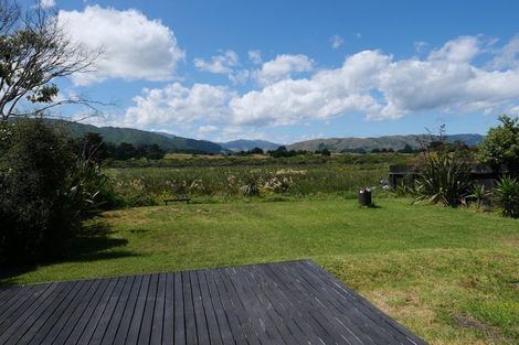 Photo of property in 48 Rutherford Drive, Waikanae Beach, Waikanae, 5036