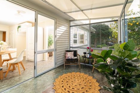 Photo of property in 100 Tilley Road, Paekakariki, 5034