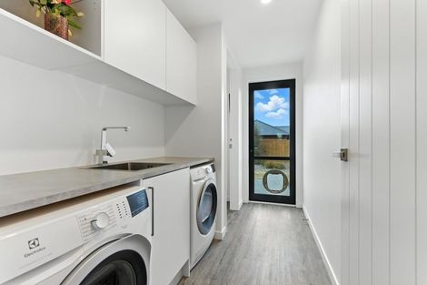 Photo of property in 33 Silver Peaks Drive, West Melton, 7618