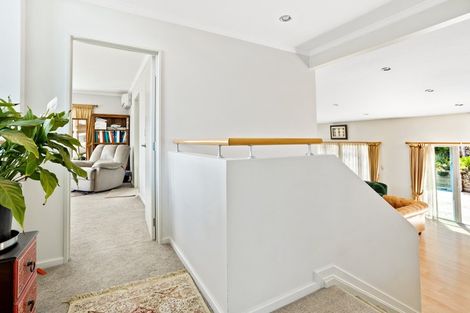 Photo of property in 6 Fernbank Lane, Greenhithe, Auckland, 0632