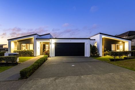 Photo of property in 14 Wangapeka Way, Aotea, Porirua, 5024