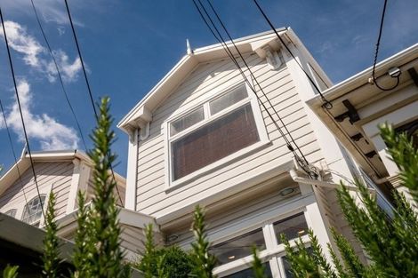 Photo of property in 16 Caroline Street, Mount Victoria, Wellington, 6011