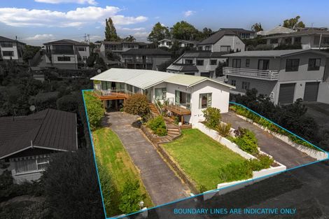 Photo of property in 8 Copperfield Terrace, Mellons Bay, Auckland, 2014