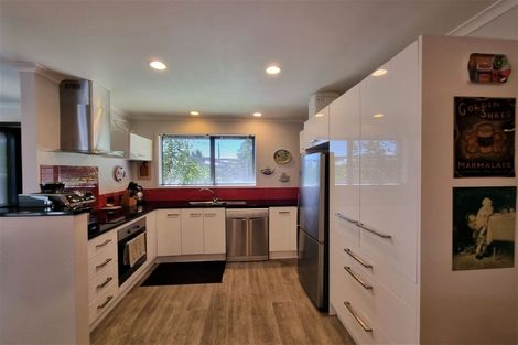 Photo of property in 12 South Road, Waipu, 0510