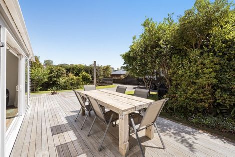 Photo of property in 16 Shelley Street, Otumoetai, Tauranga, 3110