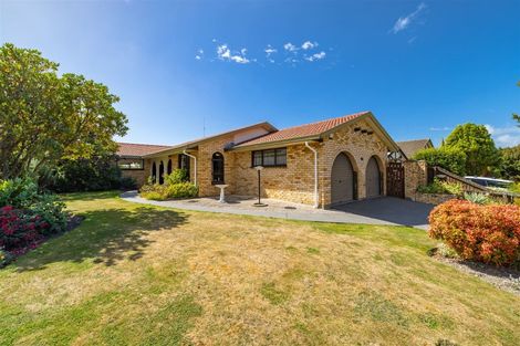 Photo of property in 34 Karnak Crescent, Russley, Christchurch, 8042
