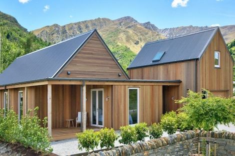 Photo of property in 5 Flynn Lane, Arrowtown, 9302