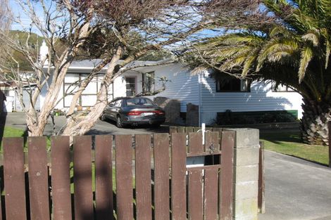Photo of property in 8 Ruthven Road, Wainuiomata, Lower Hutt, 5014