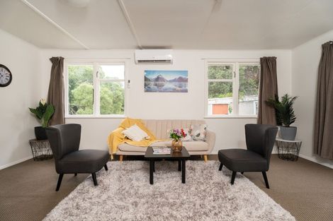 Photo of property in 14 Durham Street, Cannons Creek, Porirua, 5024