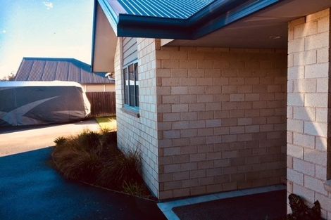 Photo of property in 19 Papaumu Green, Parklands, Christchurch, 8083
