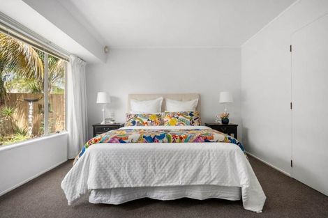 Photo of property in 2/12 Nakhle Place, Manurewa, Auckland, 2105