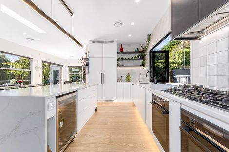 Photo of property in 302 Paremata Road, Whitby, Porirua, 5381