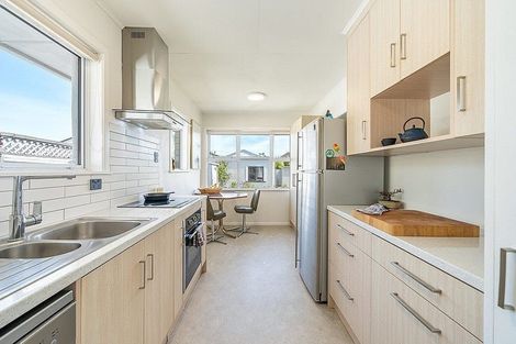 Photo of property in 20a Holyoake Crescent, Avalon, Lower Hutt, 5011