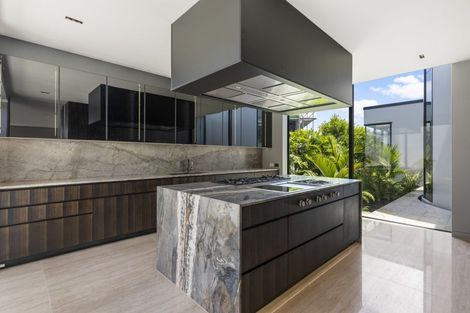 Photo of property in 92 Paritai Drive, Orakei, Auckland, 1071