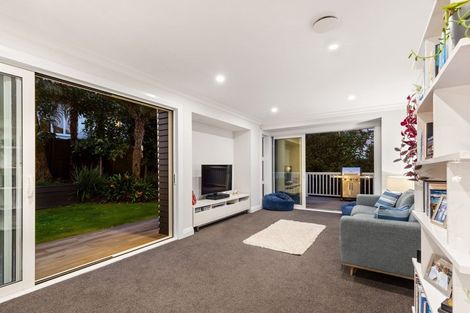 Photo of property in 37 Eastcliffe Road, Castor Bay, Auckland, 0620