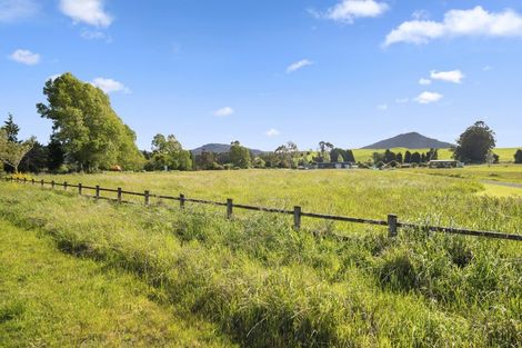Photo of property in 66 Parerohi Grove, Kuratau, Turangi, 3381
