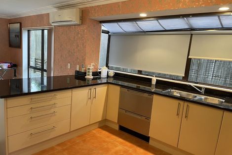 Photo of property in 5 Kookaburra Place, Botany Downs, Auckland, 2010