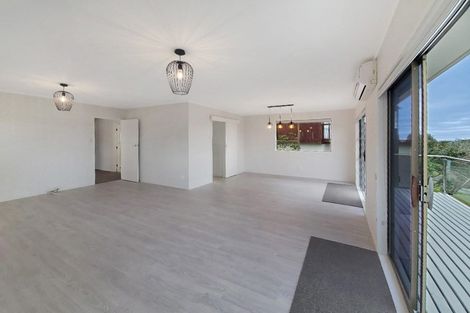 Photo of property in 15 Cyclarama Crescent, Massey, Auckland, 0614