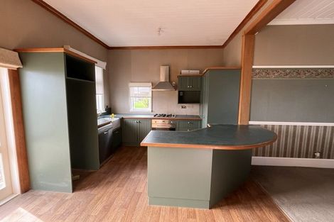 Photo of property in 215 Bridge Street, Bulls, 4818