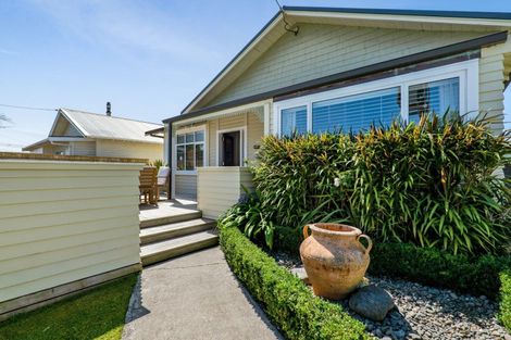 Photo of property in 23 Belt Road, Moturoa, New Plymouth, 4310