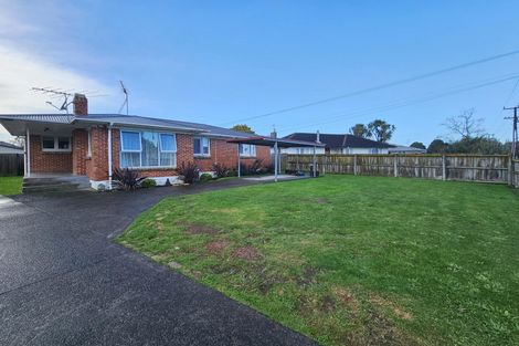 Photo of property in 24 Sutton Crescent, Papakura, 2110