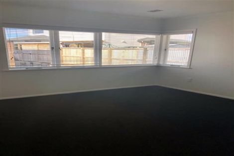 Photo of property in 22 Hepburn Road, Glendene, Auckland, 0602