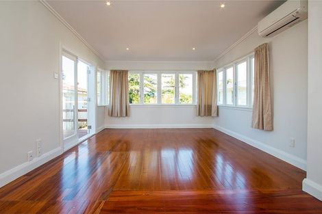 Photo of property in 120 West End Road, Westmere, Auckland, 1022
