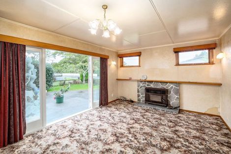 Photo of property in 16 Taylor Street, Carterton, 5713