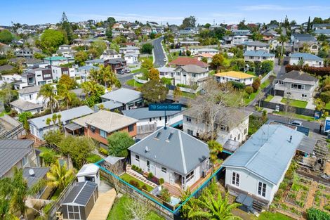 Photo of property in 2/7 Seine Road, Forrest Hill, Auckland, 0620