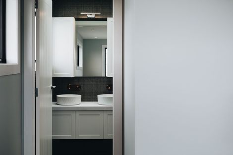 Photo of property in 14 Rotorua Grove, Aotea, Porirua, 5024