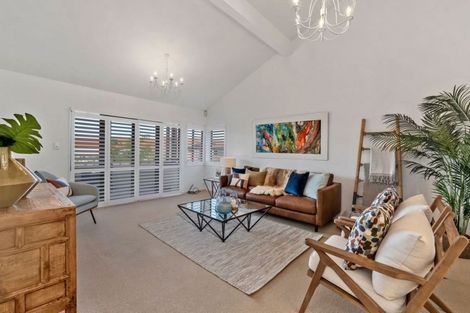 Photo of property in 7/8 Tobago Place, Sunnynook, Auckland, 0620