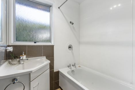 Photo of property in 32 Archmillen Avenue, Pakuranga Heights, Auckland, 2010