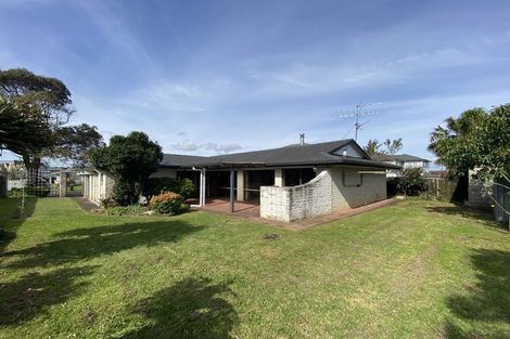 Photo of property in 12 Hedge Row, Sunnyhills, Auckland, 2010