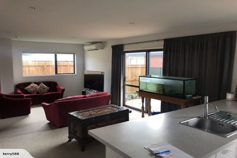 Photo of property in 5 Sunstone Crescent, Brown Owl, Upper Hutt, 5018