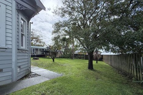 Photo of property in 44 Lynwood Road, New Lynn, Auckland, 0600