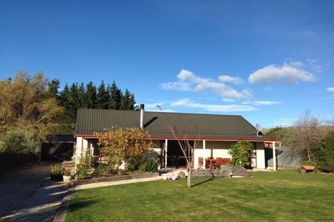 Photo of property in 14 Cross Street, Coalgate, 7673