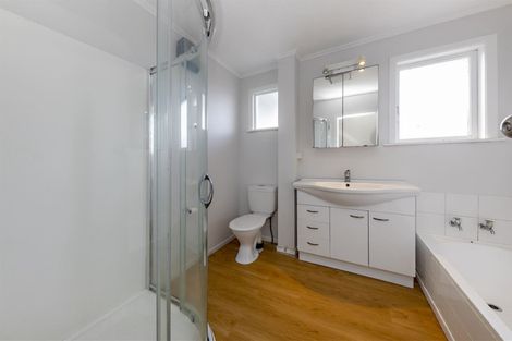 Photo of property in 40 Cosgrave Road, Papakura, 2110