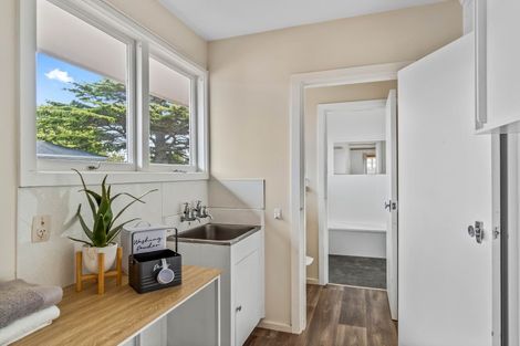 Photo of property in 35 Palmers Road, New Brighton, Christchurch, 8083