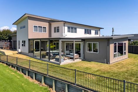 Photo of property in 5d Vardon Way, Waiwhakaiho, New Plymouth, 4312
