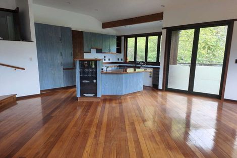 Photo of property in 1008c East Coast Road, Fairview Heights, Auckland, 0630