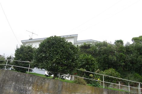 Photo of property in 114 Redwood Avenue, Tawa, Wellington, 5028