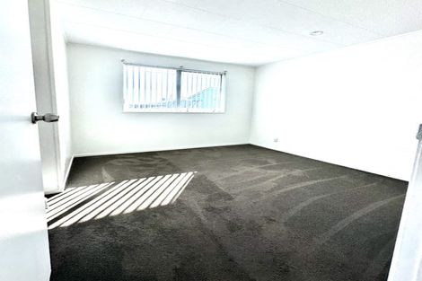 Photo of property in 2/18 Kennington Drive, Clendon Park, Auckland, 2103