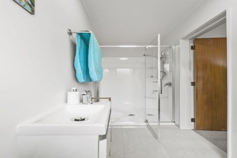 Photo of property in 2/59 Maxwelton Drive, Mairangi Bay, Auckland, 0630