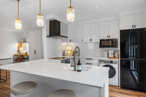 Photo of property in Regent Courts, 2/75 Gloucester Street, Christchurch Central, Christchurch, 8013