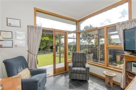 Photo of property in 5 Withells Road, Avonhead, Christchurch, 8042