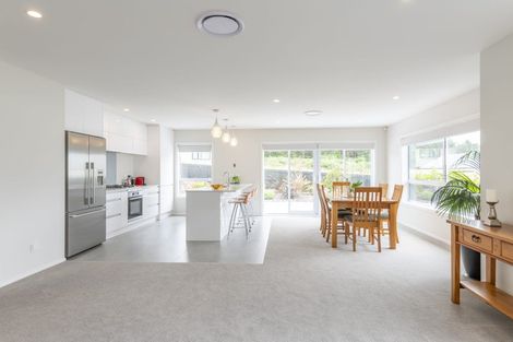 Photo of property in 16 Prestbury Grove, Churton Park, Wellington, 6037