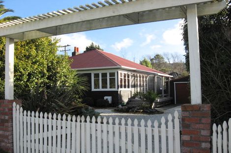 Photo of property in 112 Main Road, Wainuiomata, Lower Hutt, 5014