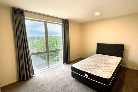 Photo of property in 26 Stephen Avenue, Henderson, Auckland, 0610