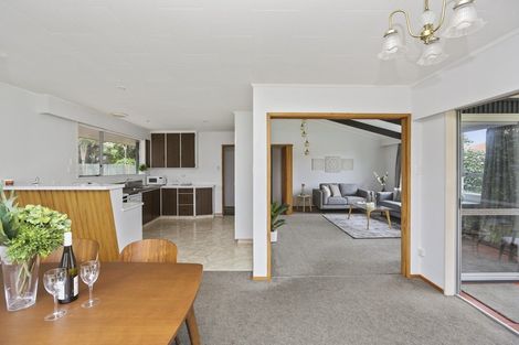Photo of property in 70 Manu Crescent, Upper Vogeltown, New Plymouth, 4310
