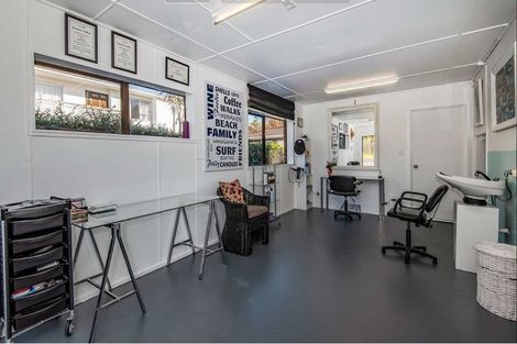 Photo of property in 2/1 Mayfair Crescent, Mairangi Bay, Auckland, 0630